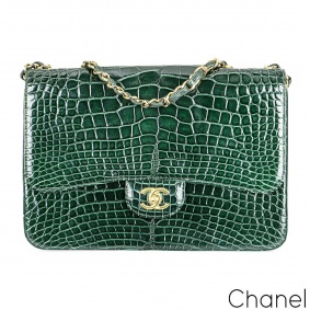 CHANEL Black Quilted Lambskin Vintage Small Classic Single Full Flap Bag  For Sale at 1stDibs